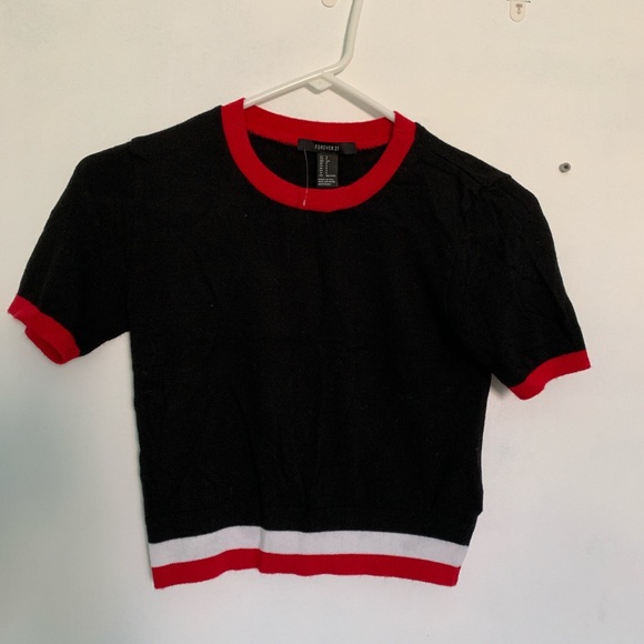 Black crop top - Picture 3 of 3